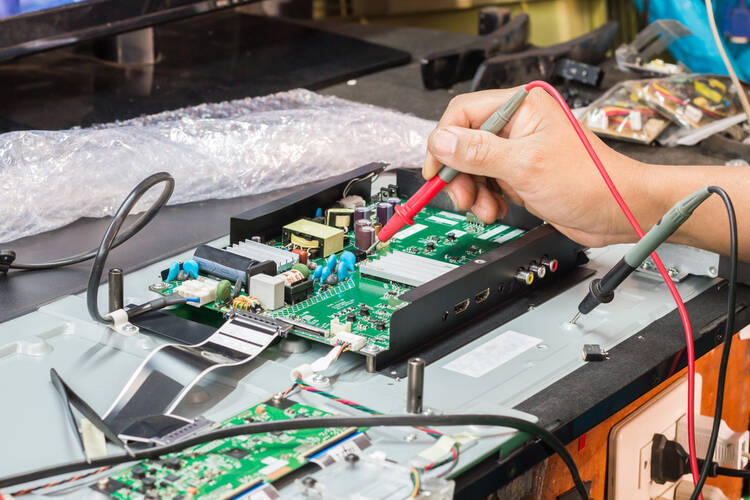 How to Start an Electronics Repair Shop Business