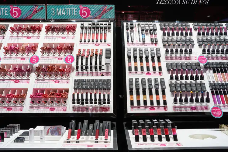 Wholesale Beauty Supply Distributors That Sell at a Discount to Stores and Salons