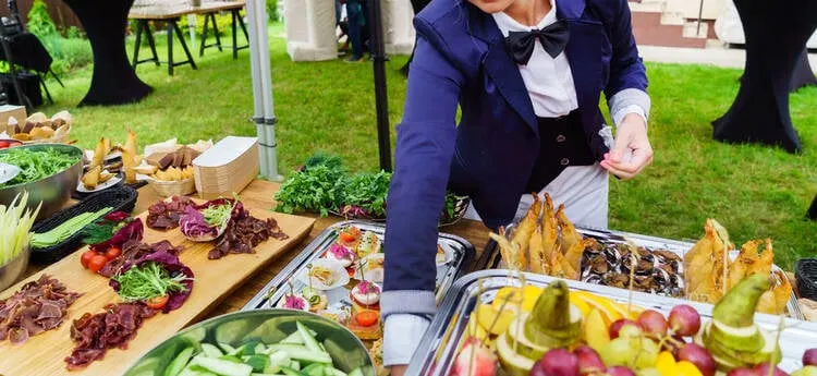 When Catering for a Party, How Much Food or Meat Per Person?