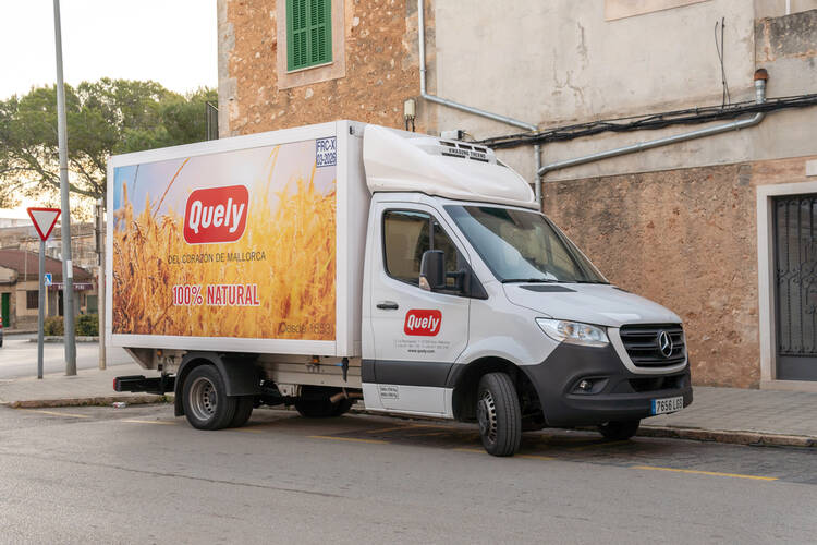 25 Profitable Box Truck Business ideas You Can Start With Little Money