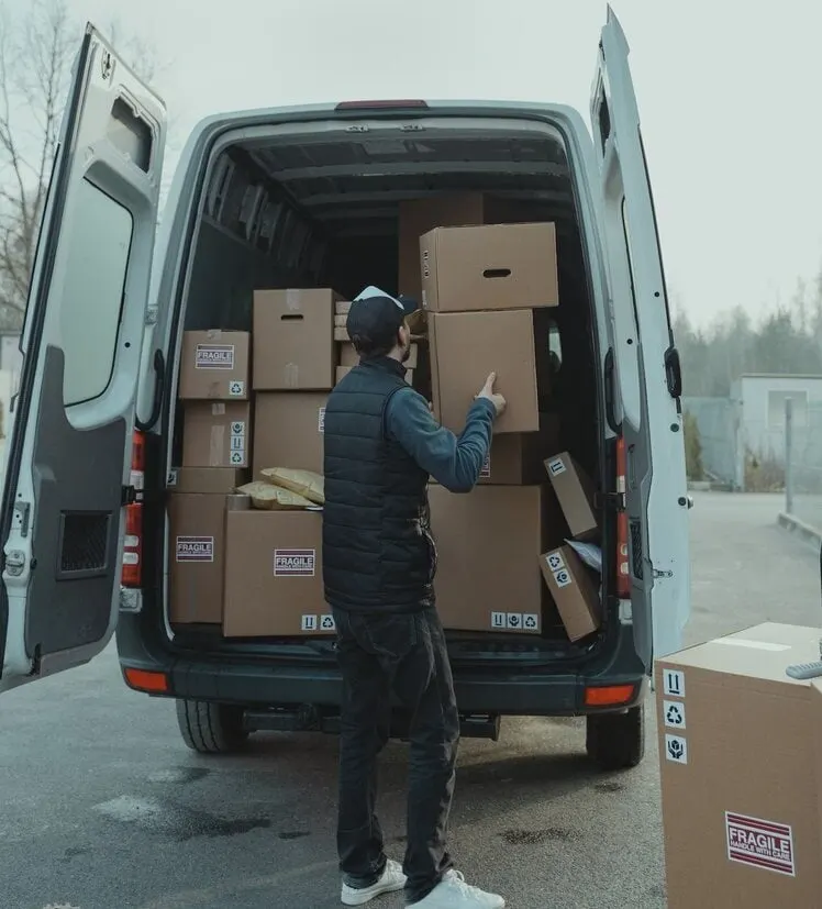 How to Get USPS Box Truck Contracts Successfully in 2023