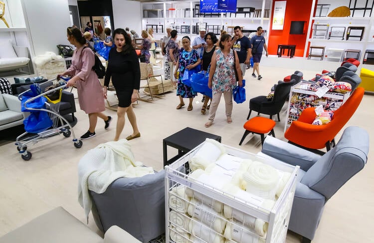 Places Furniture Stores Buy Their Furniture at Wholesale Price