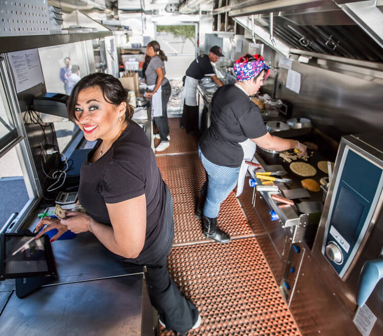 How to Do a Food Truck Wedding