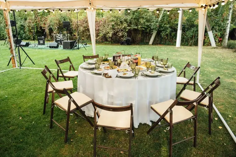 Food Truck Wedding Table Setting ideas