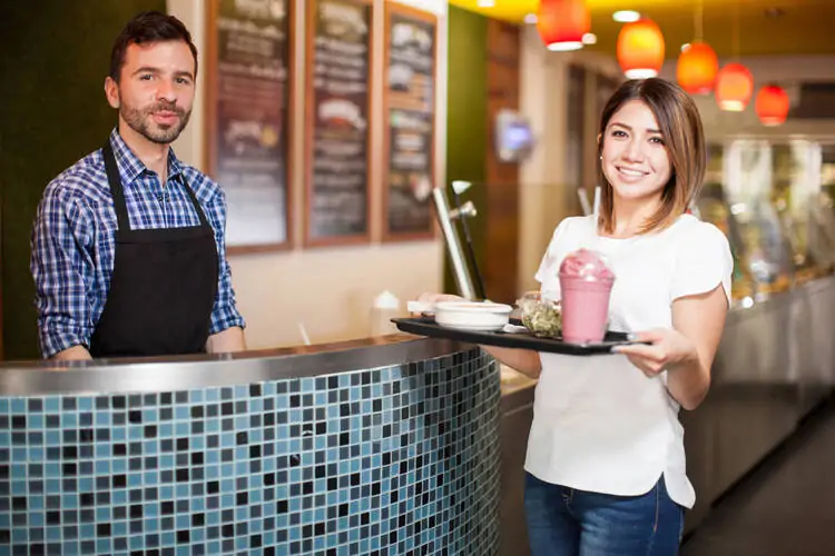 How to Start a Smoothie Shop Business
