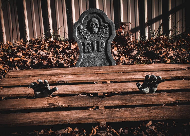 Mini Haunted House ideas That Will Fit in a Garage