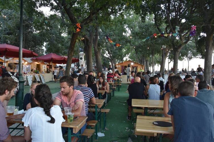 Beer Garden Business Startup Cost, Revenue and Profit Margin