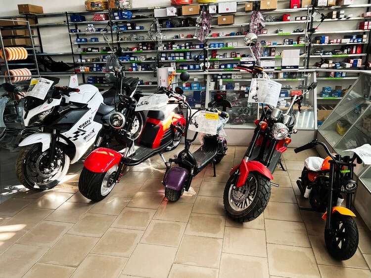 How to Start a Scooter Retail Business