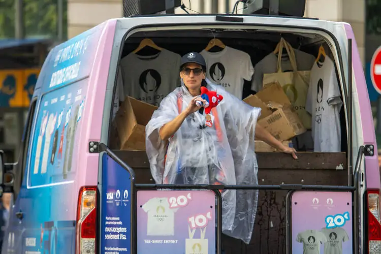 Box Truck to Boutique Conversion Design ideas
