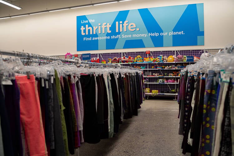 Thrift Store Makeover and Decorating ideas to Create a Classy, Expensive Look