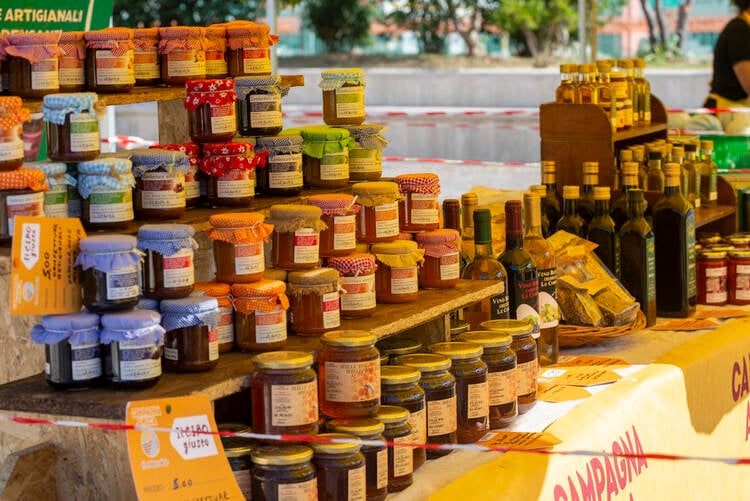Honey Display ideas for Farmers Market Booth