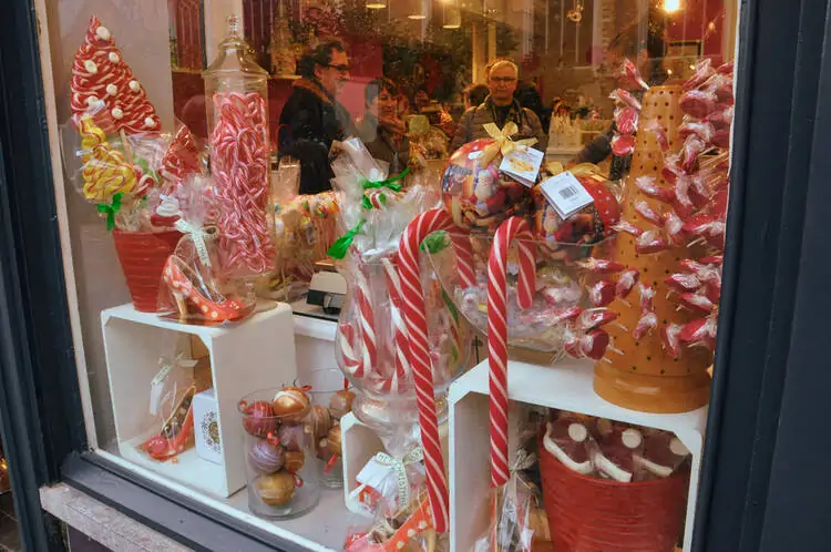 Candy Store Window Display ideas