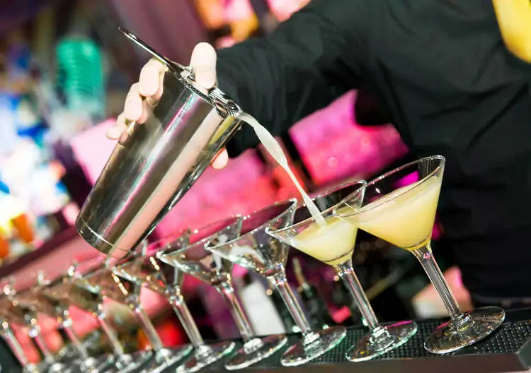 Equipment You Need to Start a Cocktail Bar Business